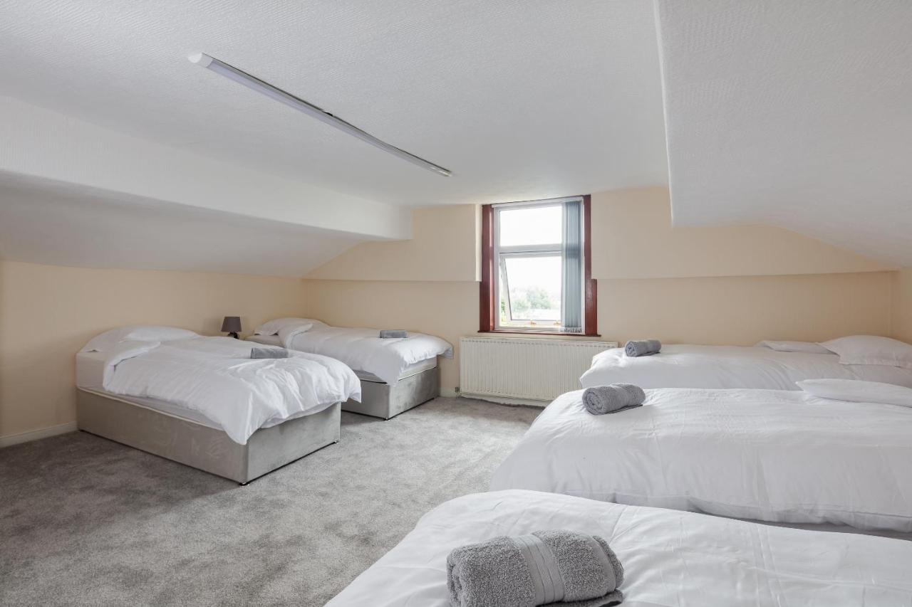 Beautiful 'mayfield' With Private Pool! *